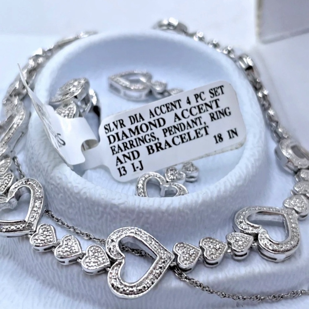Sterling silver 925 Crystal heart set in box 4 piece set NWT